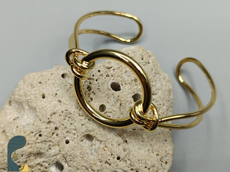 بنگل وسط دایره