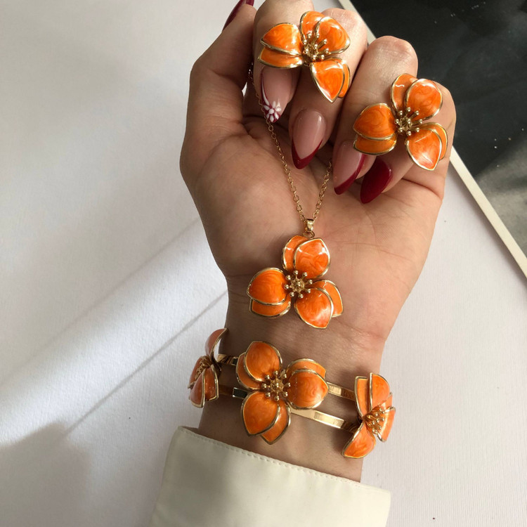سرویس مینا کاری گل بابونه