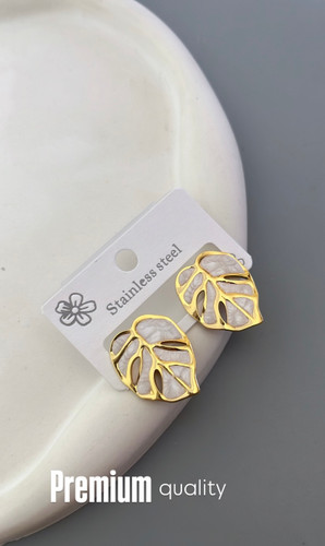 گوشواره مینا کاری طرح برگ